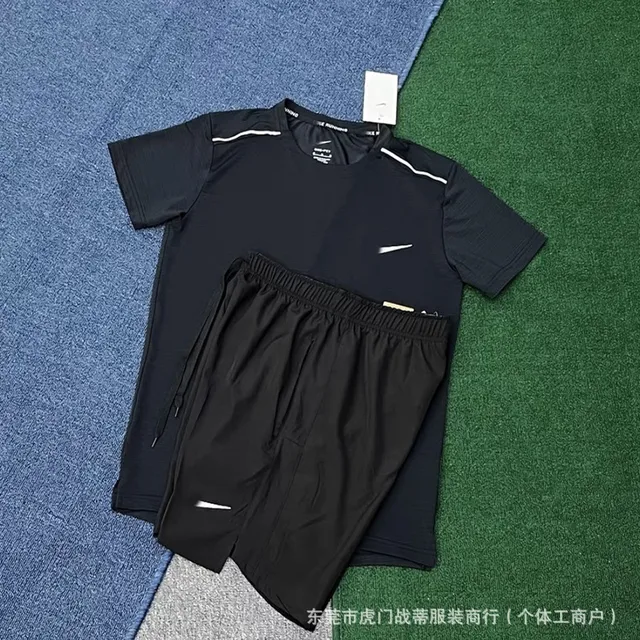 Black short sleeved ice silk set