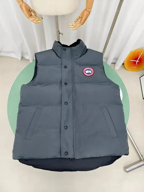 Canada Goose Puffer Vest Classic Fit