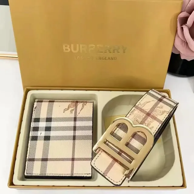 Burberry Check Wallet and Belt Set Haymarket Check