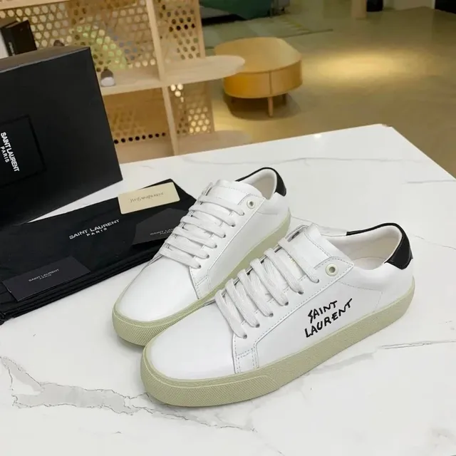 Saint Laurent SL/10 Signature Logo