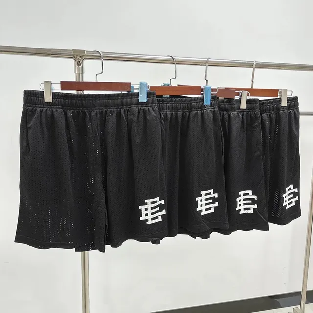E01
