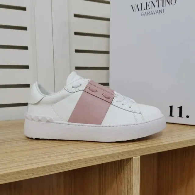 Valentino Rockstud Low White Pink Stripe