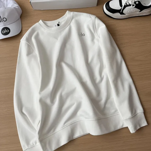 Alo Yoga Crewneck Sweatshirt Minimal Logo