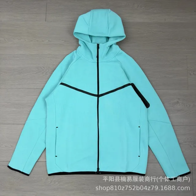 浅水蓝外套