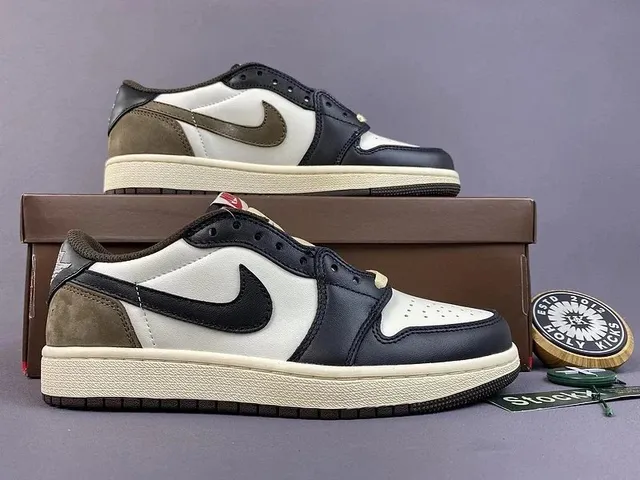 Travis Scott Air Jordan 1 Low Mocha