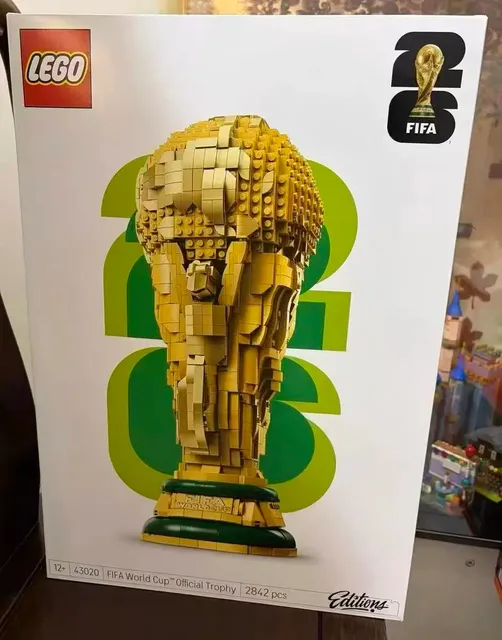 43020 World CupTrophy-with logo