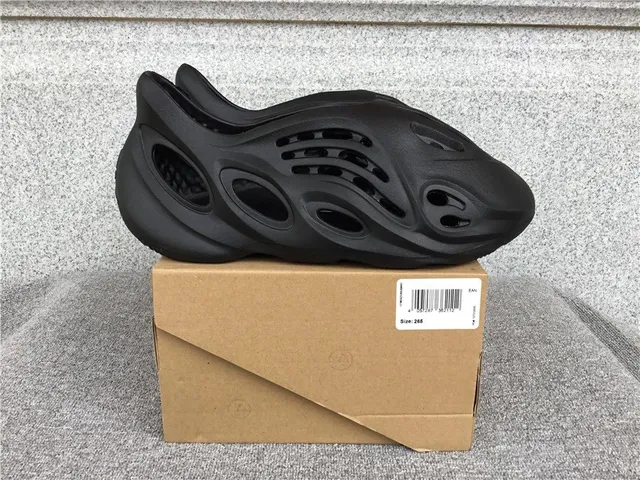 Yeezy Foam Runner Onyx