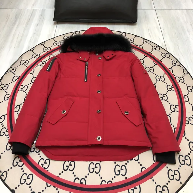 Red (05 female black fur collar)