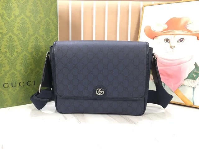 Gucci GG Marmont Messenger Bag