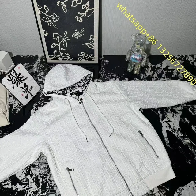 DIOR26