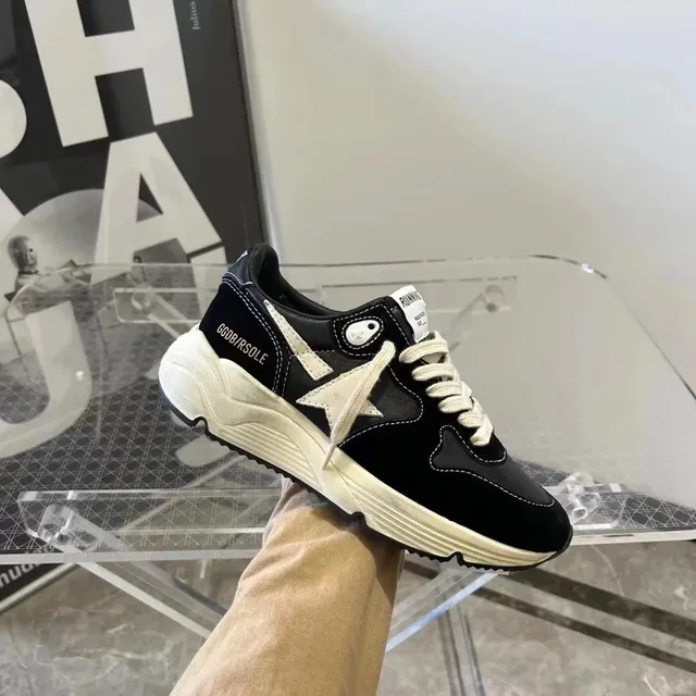 Golden Goose Super-Star Black with White Star