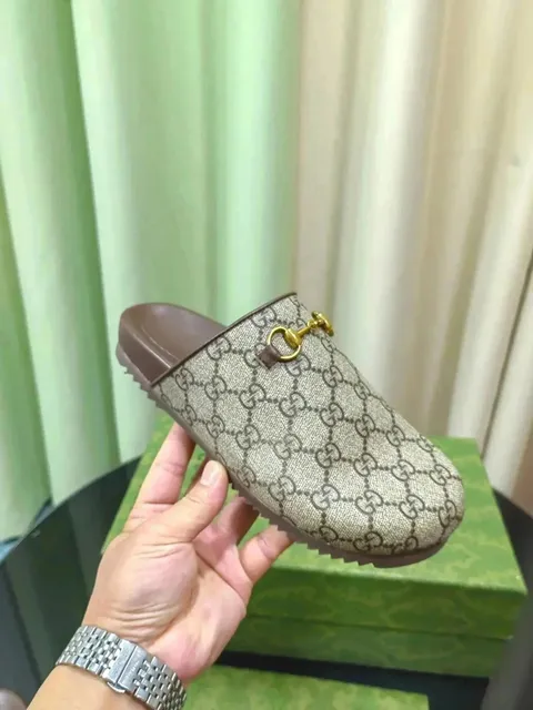 Gucci sandals slippers