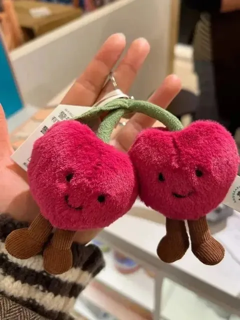 樱桃带脚挂件
