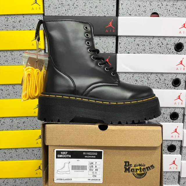 Dr. Martens 1057 Smooth Wildhorse