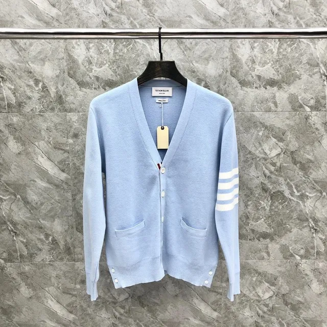 浅蓝色