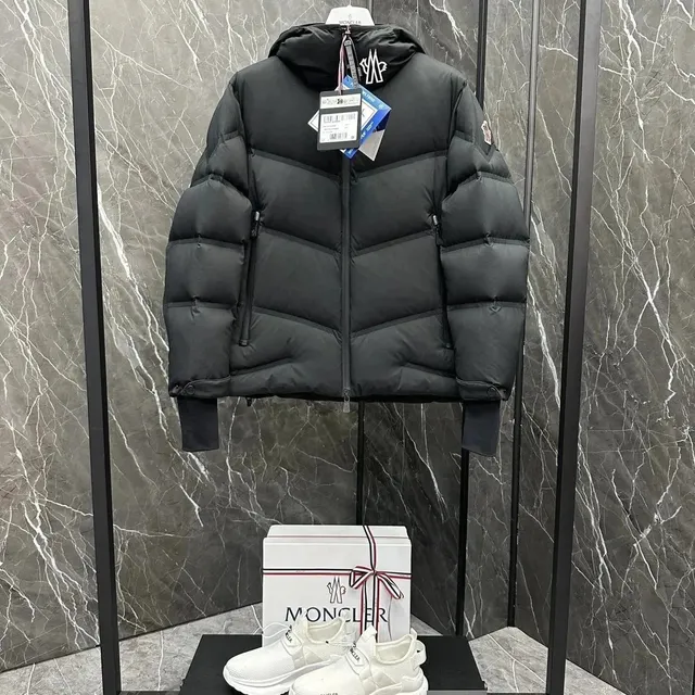 Moncler Puffer Jacket Quilted Hooded