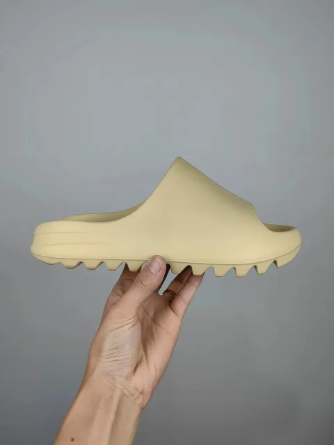 Yeezy Slide Bone