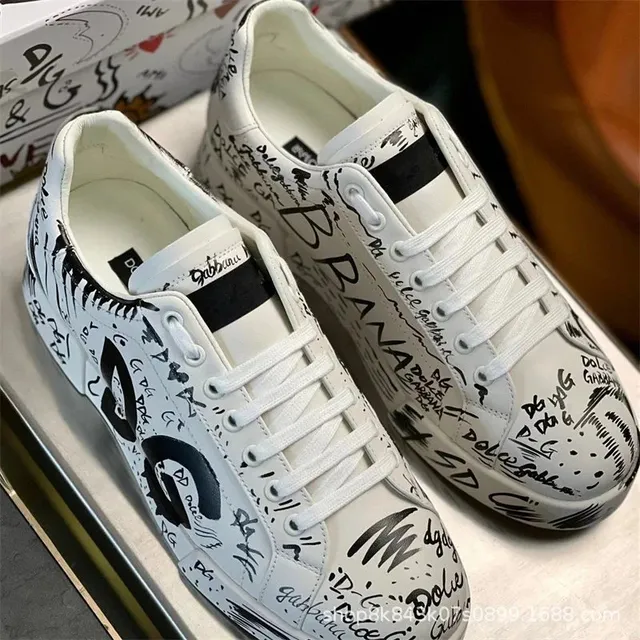 Dolce & Gabbana Sneaker Graffiti Print