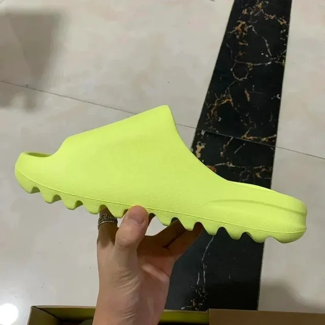 Yeezy Slide Static
