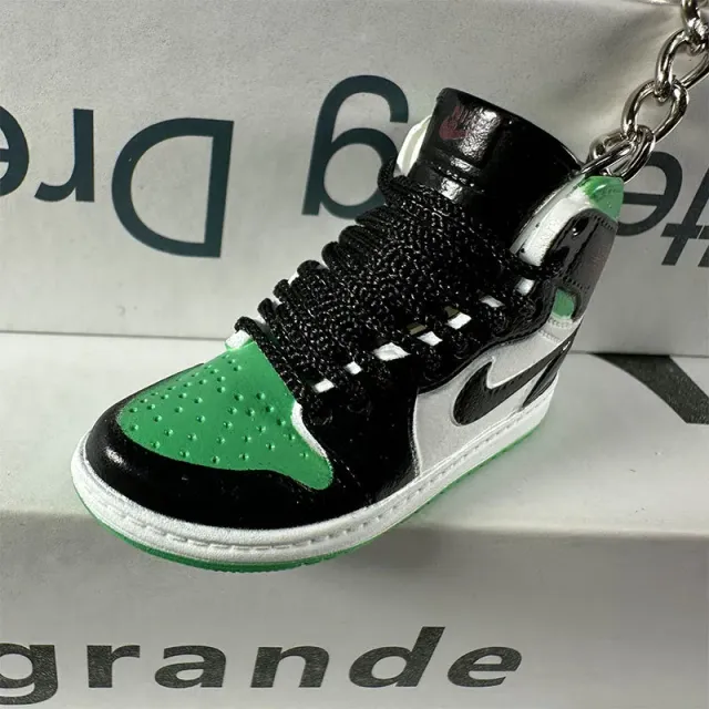 44. Black and green toe
