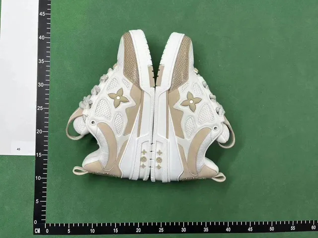 Louis Vuitton LV Trainer Monogram Flower