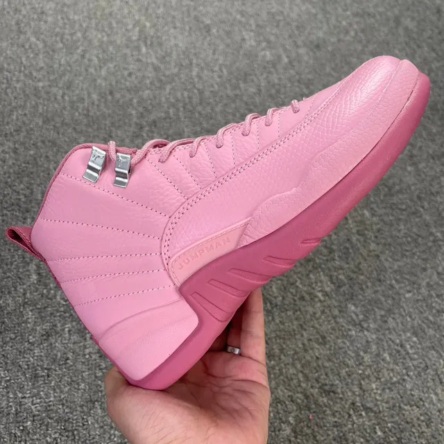 Air Jordan 12 Barbie