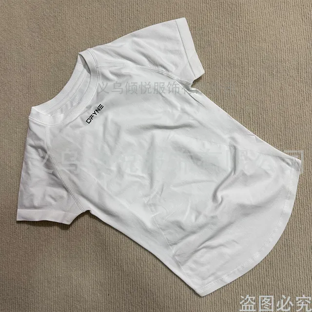 Short-Sleeve Top Minimal Logo
