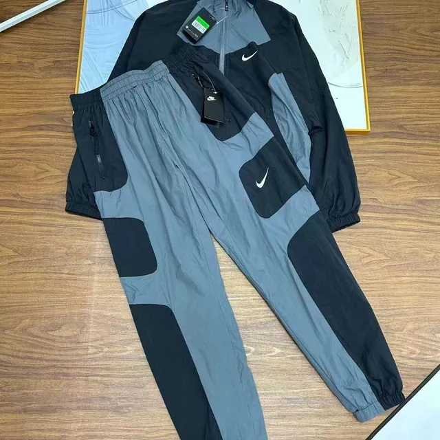 Nike Windrunner Jacket and Joggers Set Color-Block