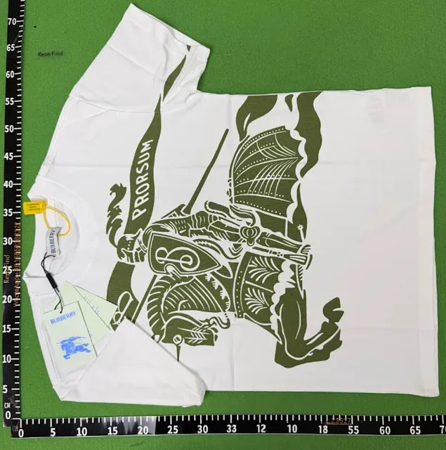 Burberry Graphic T-Shirt Prorsum Knight Print