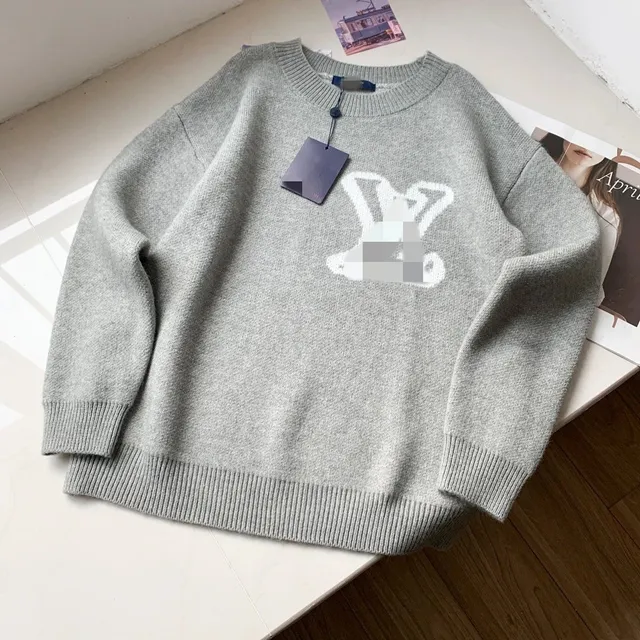 灰色