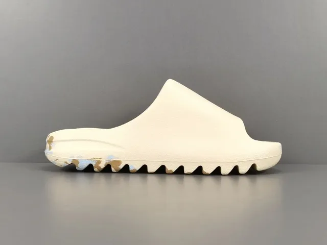 Yeezy Slide Cloud