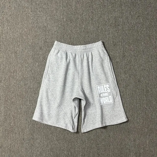 Corteiz shorts Rules The World Print