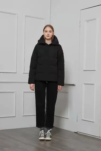 Canada Goose Puffer Jacket Classic Fit