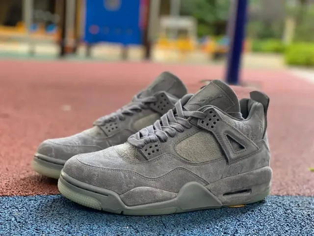 Air Jordan 4 Cool Grey