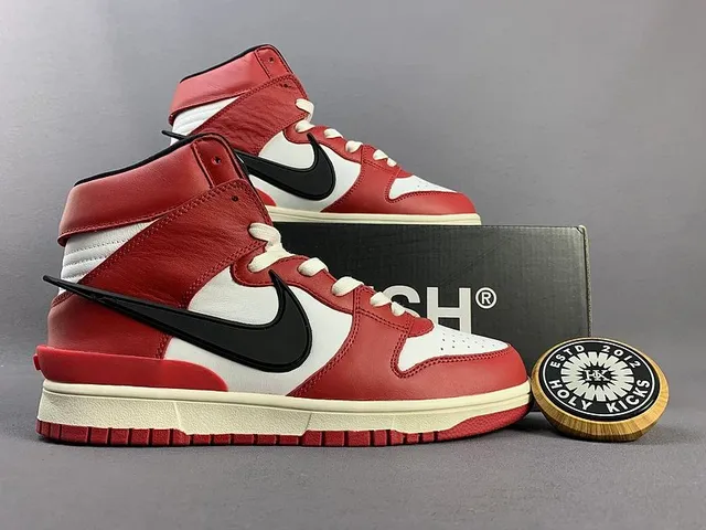 Nike Dunk High Cherry