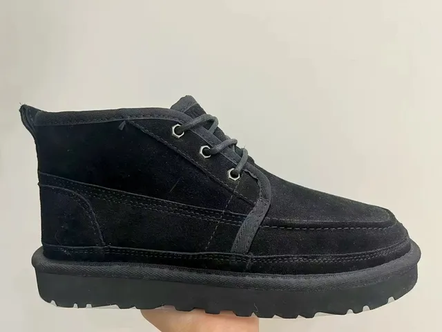 UGG Chukka Boot All Black