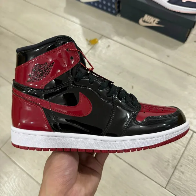 黑红禁穿镜面