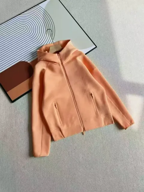 橙色上衣