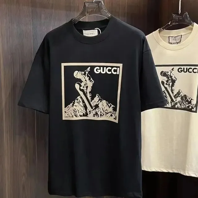 Gucci Graphic T-Shirt Skier Print