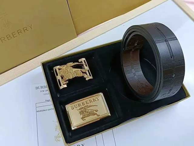 Burberry Reversible Leather Belt Equestrian Knight Buckle