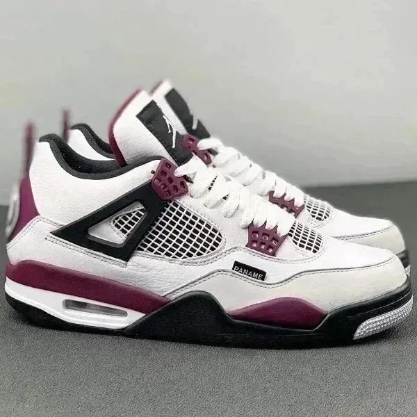 Air Jordan 4 Bred
