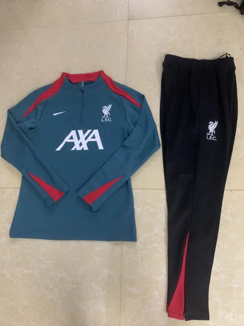 Nike × Liverpool sets