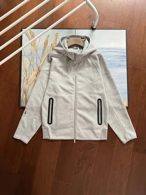 浅灰色
