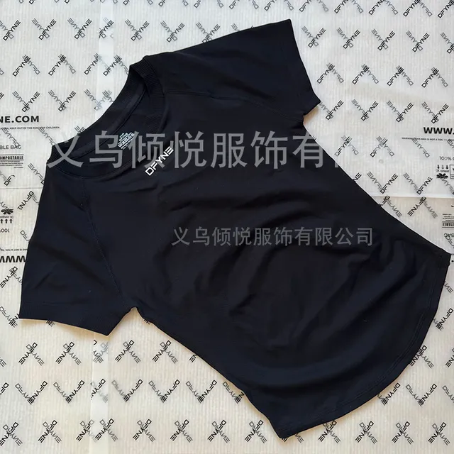 Short-Sleeve Tee Ribbed Crewneck