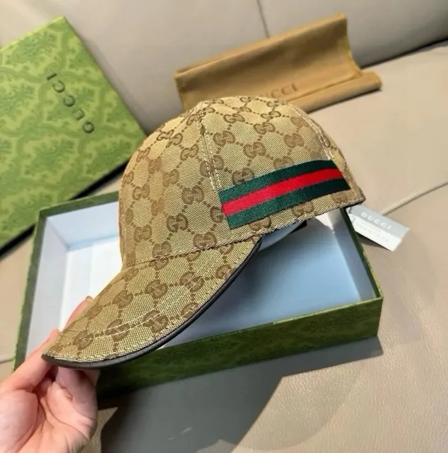 Gucci Baseball Cap GG Supreme Web Stripe
