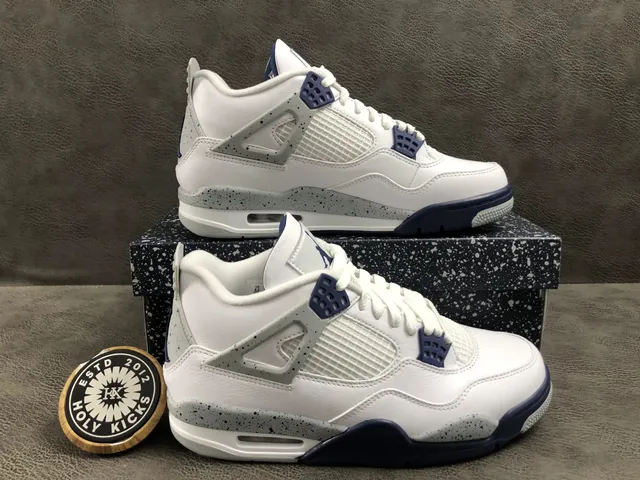 Air Jordan 4 Military Blue