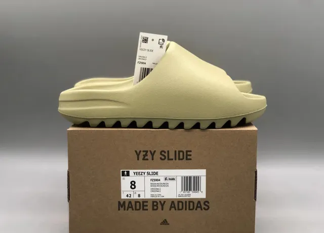 Yeezy Slide