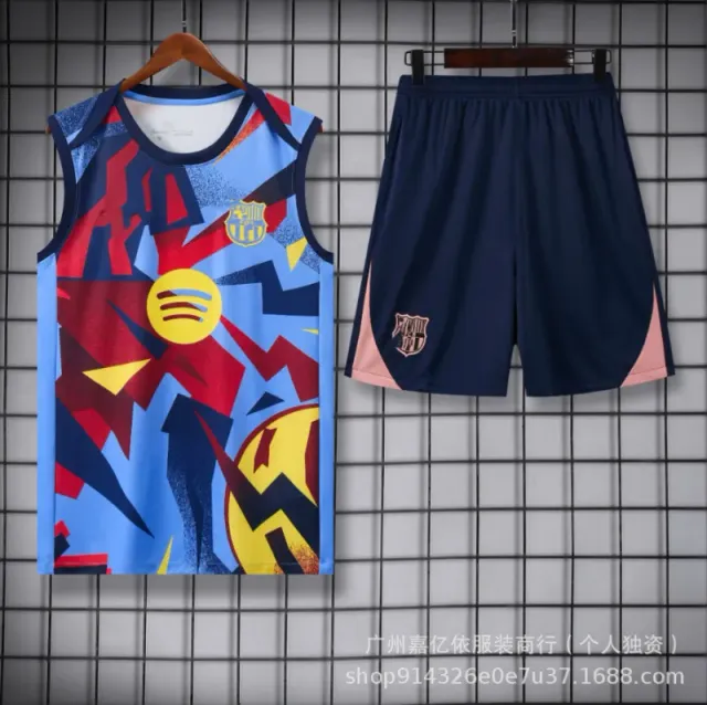 Nike Training Set Abstract Graphic