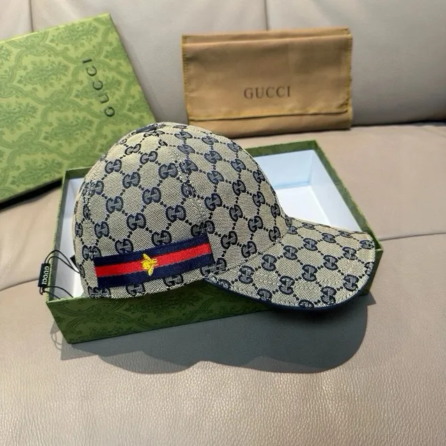 Gucci Baseball Cap GG Supreme Web Stripe
