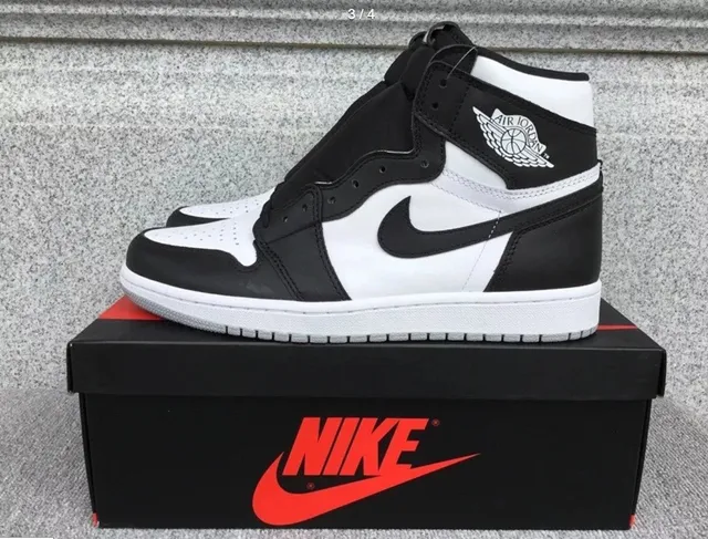 Air Jordan 1 High Bred Toe